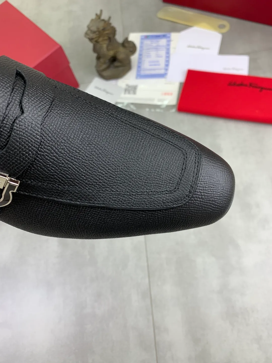 Men's men's shoes 💰P600💰[New model] High quality water-dyed cowhide 🆘[Salvatore Ferragamo] Ferragamo's latest casual business leather shoes for men! Listed simultaneously! The fabric is made of specially imported original calfskin, and the interior is made of imported water-dyed cowhide. It is absolutely luxurious and leads the fashion trend. Matching code: 38-44 (45 and 46 can be customized) 5️⃣ colors available